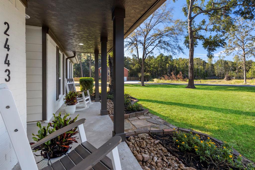 2443 Ripplewood Dr, Conroe, Texas image 2