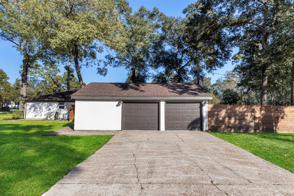 2443 Ripplewood Dr, Conroe, Texas image 35