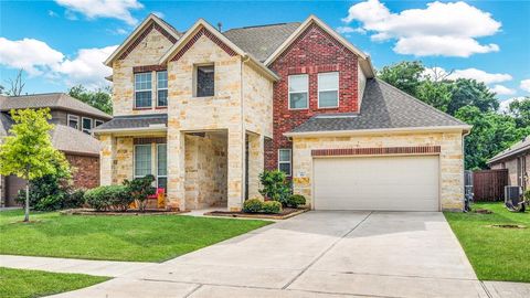 Single Family Residence in Clute TX 214 Timber Grove Court.jpg