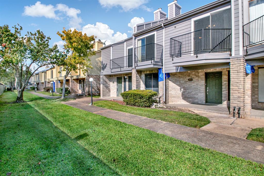 3813 Landmark Drive, Missouri City, Texas image 2