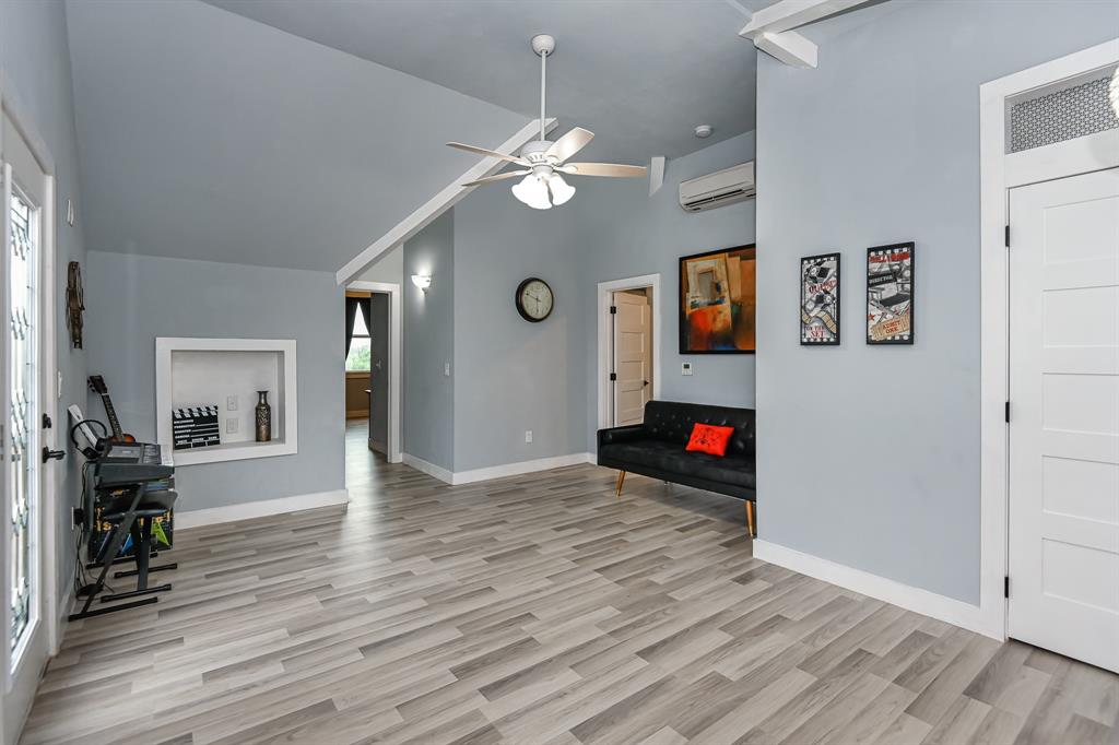 1007 Angel Lane, Alleyton, Texas image 28