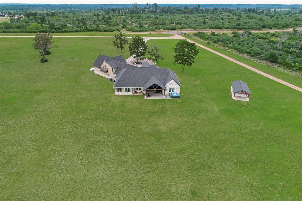 1007 Angel Lane, Alleyton, Texas image 7