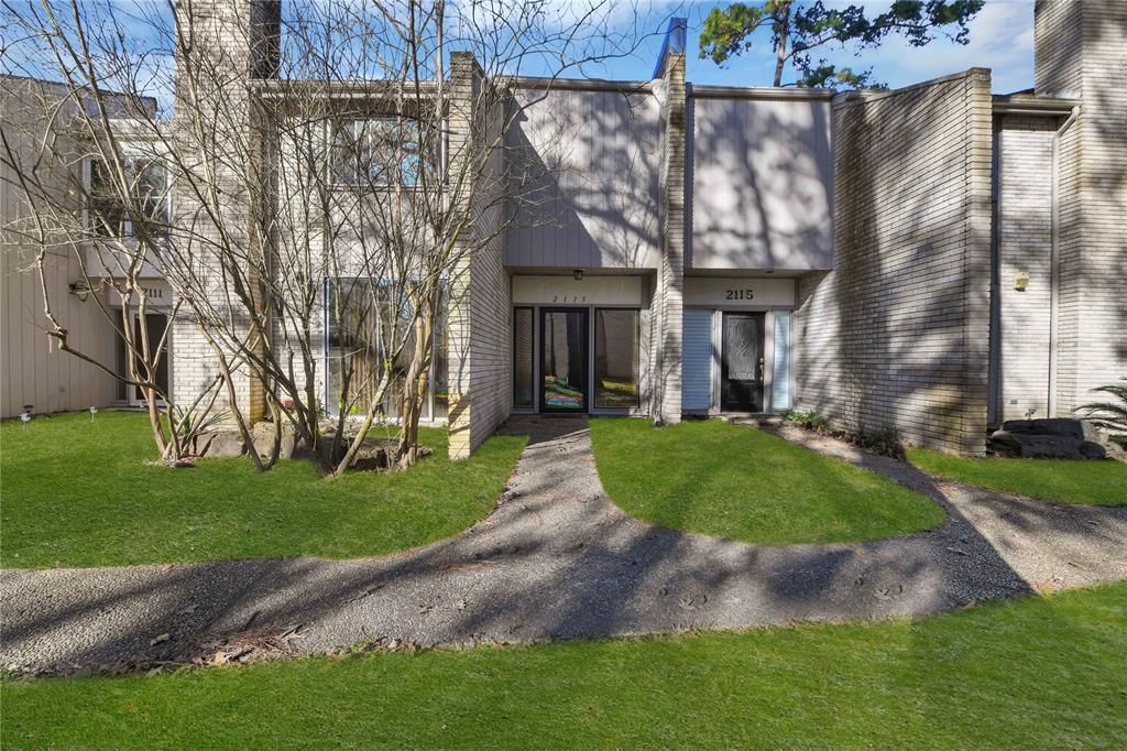 Photo of 2113 Lake Village Drive, Kingwood, TX 77339 (MLS # 10399227)