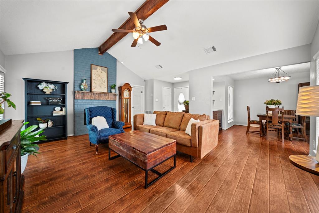 6 Morning Forest Court