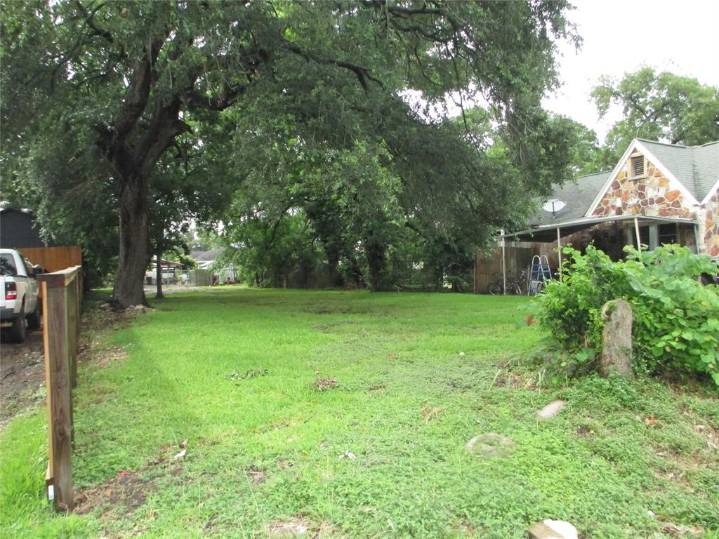 2115 Carolina Street, Baytown, Texas image 4