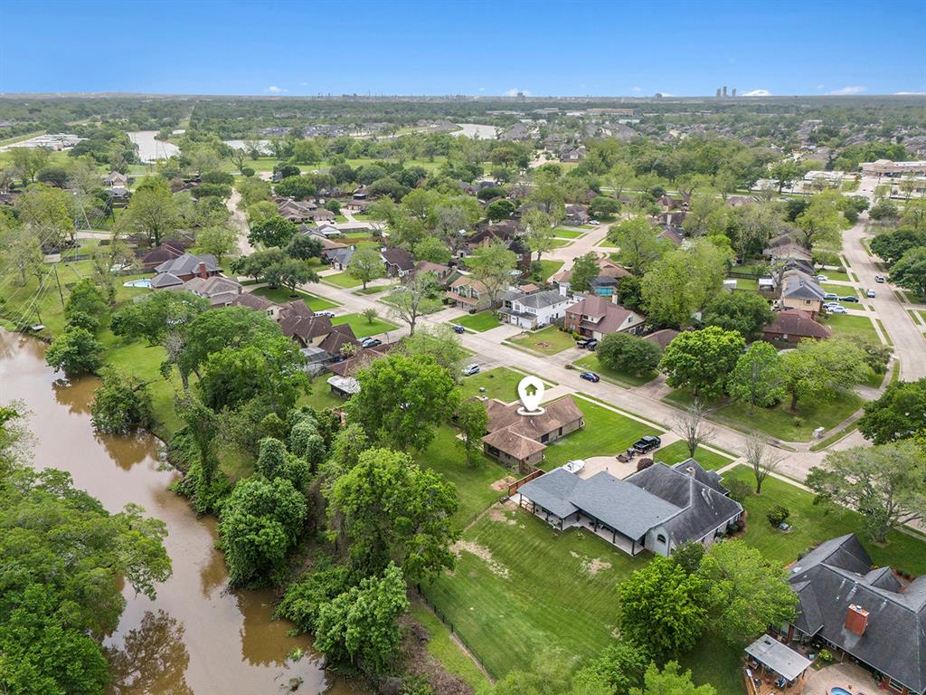 130 Juniper Street, Lake Jackson, Texas image 2