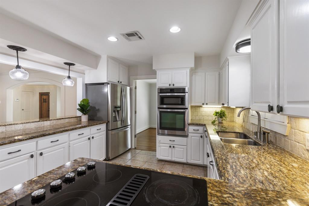 4310 Wigton Drive, Houston, Texas image 4
