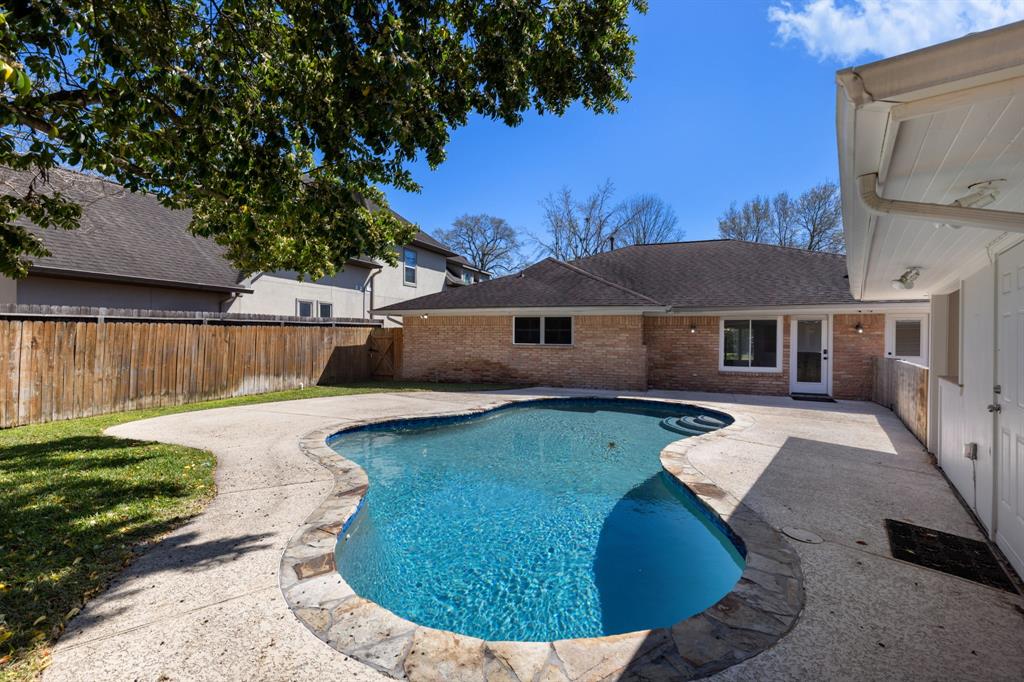 4310 Wigton Drive, Houston, Texas image 38