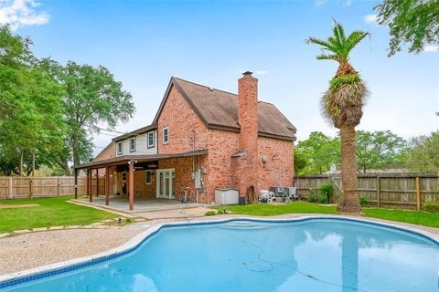 8515 Twelve Oaks Drive Texas City TX 77591