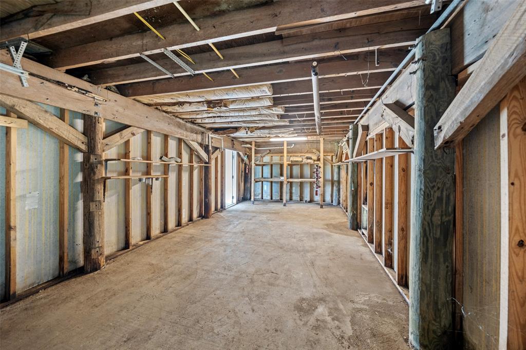 7116 Delesandri Drive, Hitchcock, Texas image 33