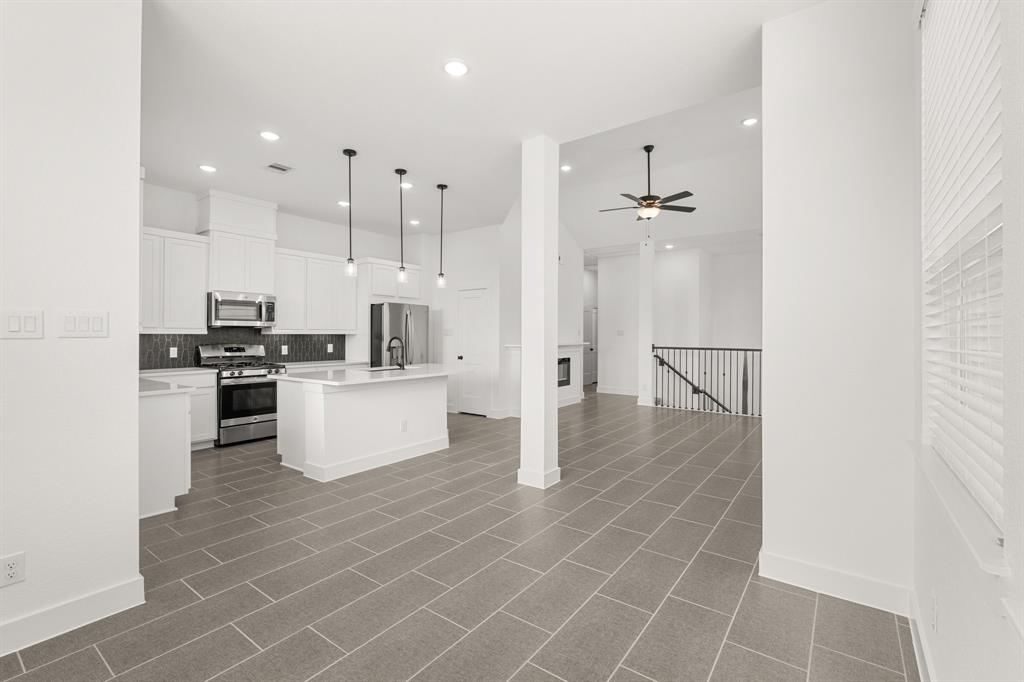 10106 Agave Point Lane, Manvel, Texas image 6