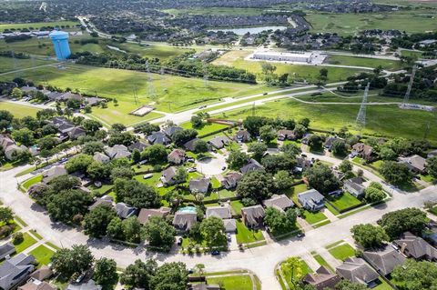 A home in League City