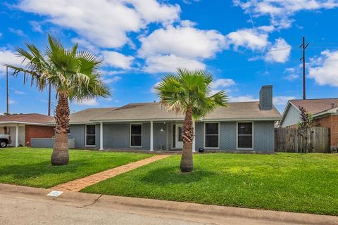 Single Family Residence in Galveston TX 9 South Shore Drive 5.jpg