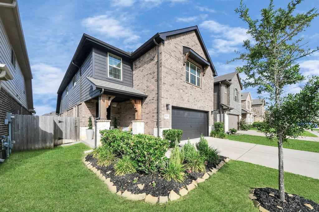 17719 White Lightning Way