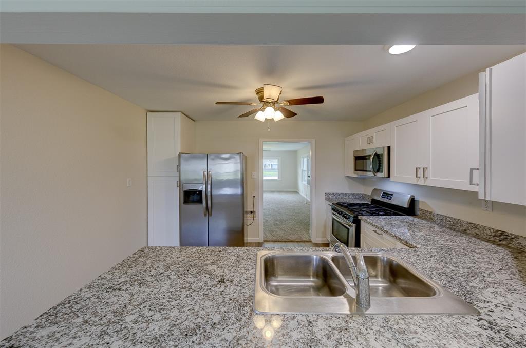 504 Elm Street, Lake Jackson, Texas image 11