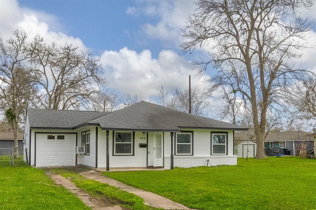 504 Elm Street, Lake Jackson, Texas image 2