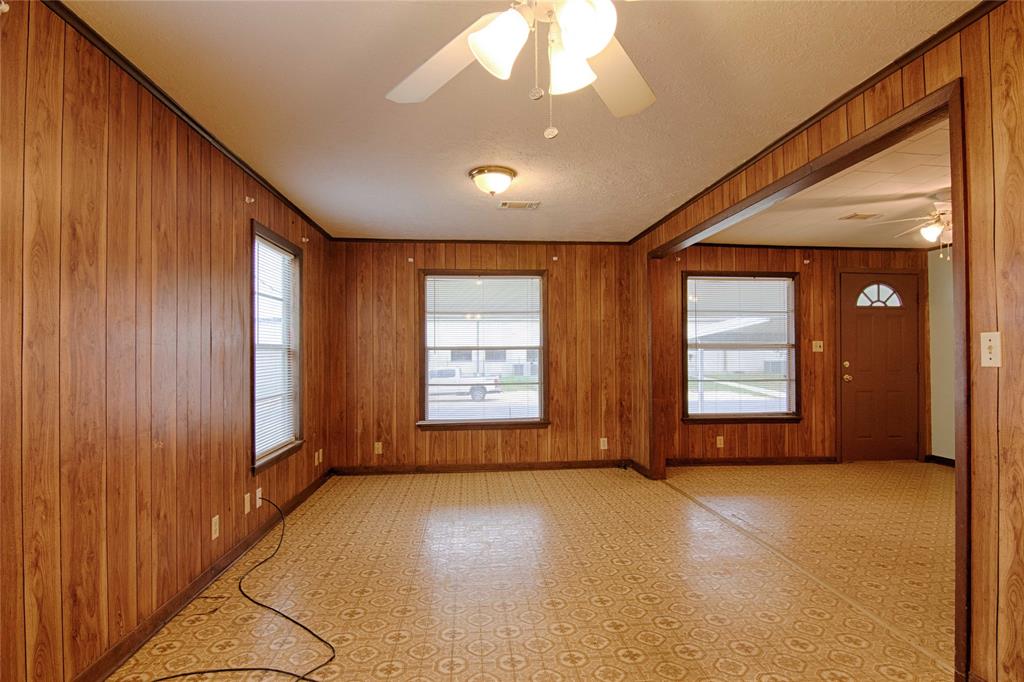 1116-C Simpson Street, Schulenburg, Texas image 4