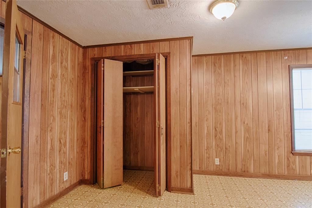 1116-C Simpson Street, Schulenburg, Texas image 8