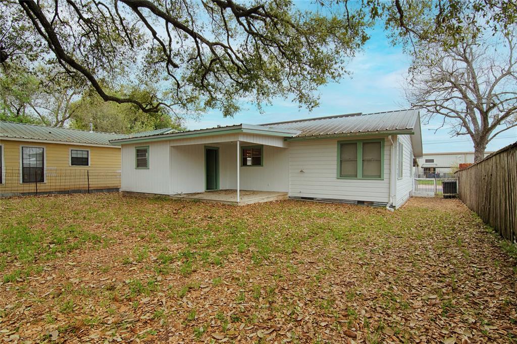 1116-C Simpson Street, Schulenburg, Texas image 25