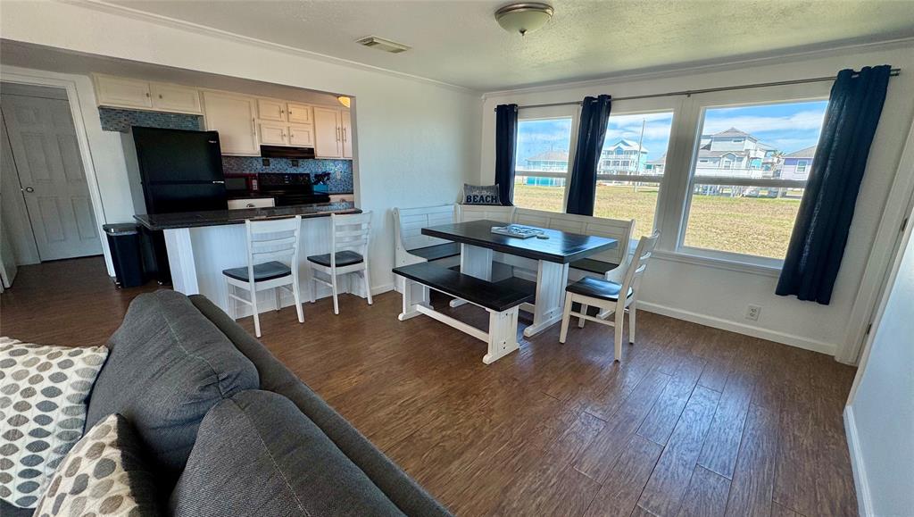 118 Sandpiper Avenue, Surfside Beach, Texas image 8