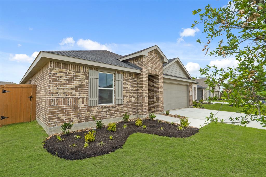 22010 Porto Cristo Drive, Hockley, Texas image 2