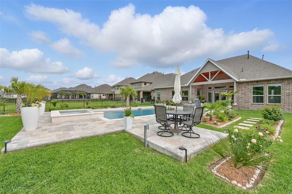 250 Peninsula Point Drive