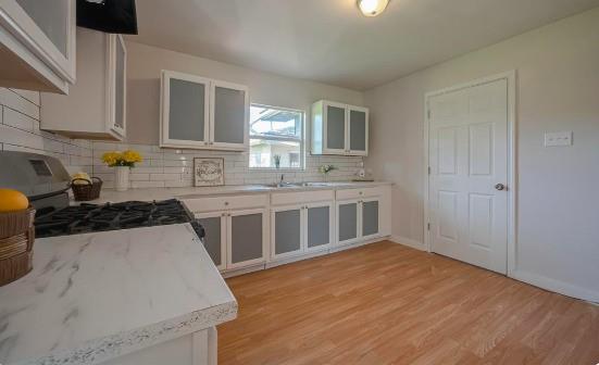 202 Burkett Street, Richwood, Texas image 4