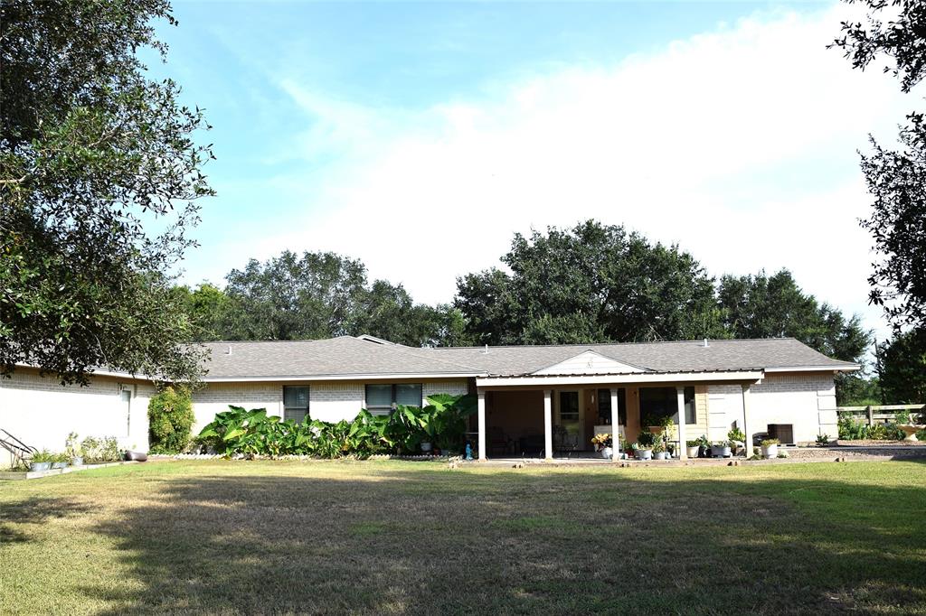 804 Gilbert Road, Edna, Texas image 28