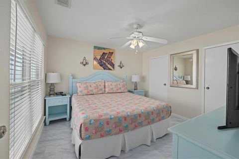 Single Family Residence in Galveston TX 4227 Ghost Crab Lane 12.jpg