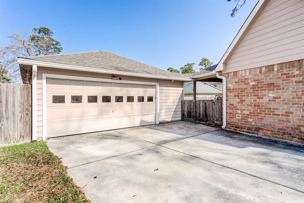 8015 Pine Green Lane, Humble, Texas image 4