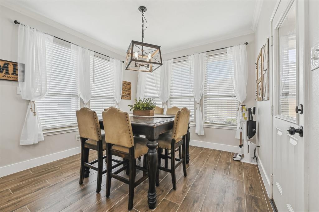 8906 Hummingbird Glen Court, Tomball, Texas image 10