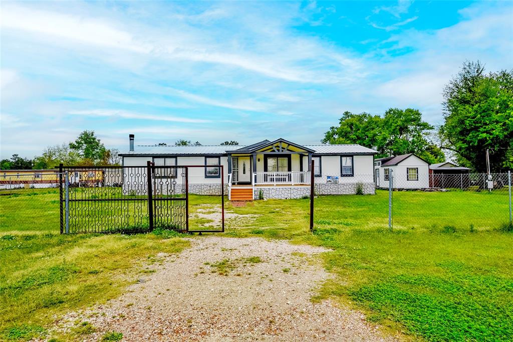 1843 County Road 5030, Cleveland, Texas image 2