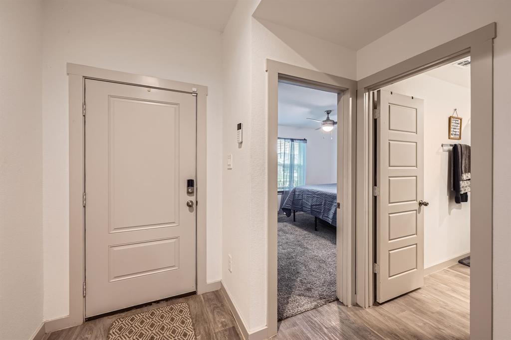 8015 House Bank Lane, Rosharon, Texas image 3