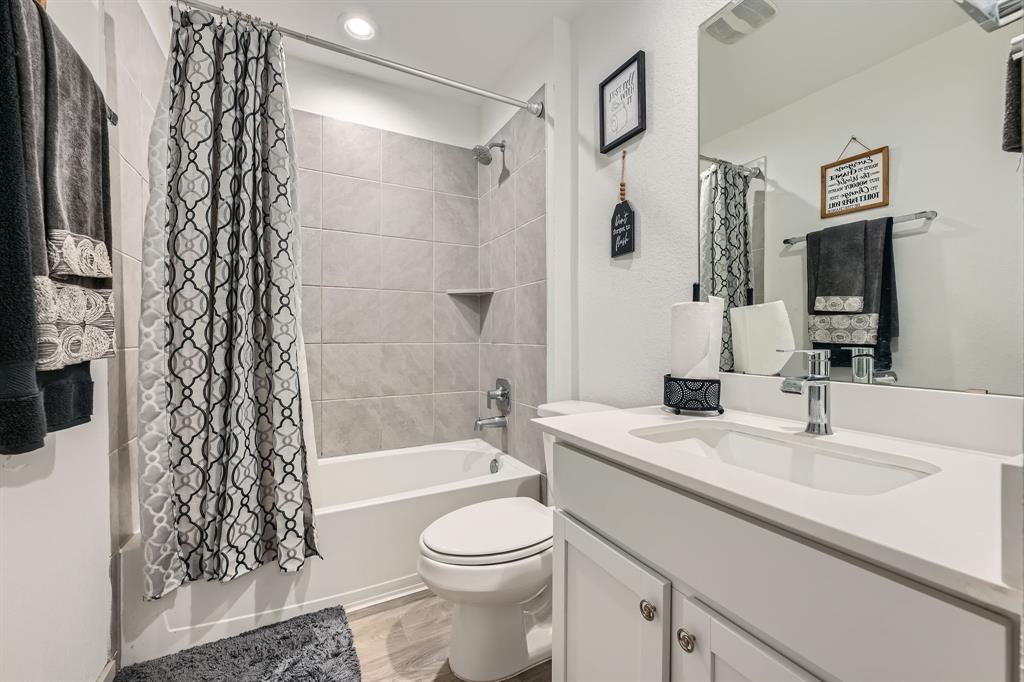 8015 House Bank Lane, Rosharon, Texas image 24