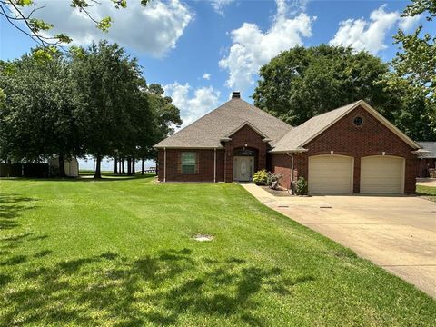 Photo of 253 County Road 3527, Bullard, TX 75757 (MLS # 16172551) Photo of 253 County Road 3527, Bullard, TX 75757 (MLS # 16172551)