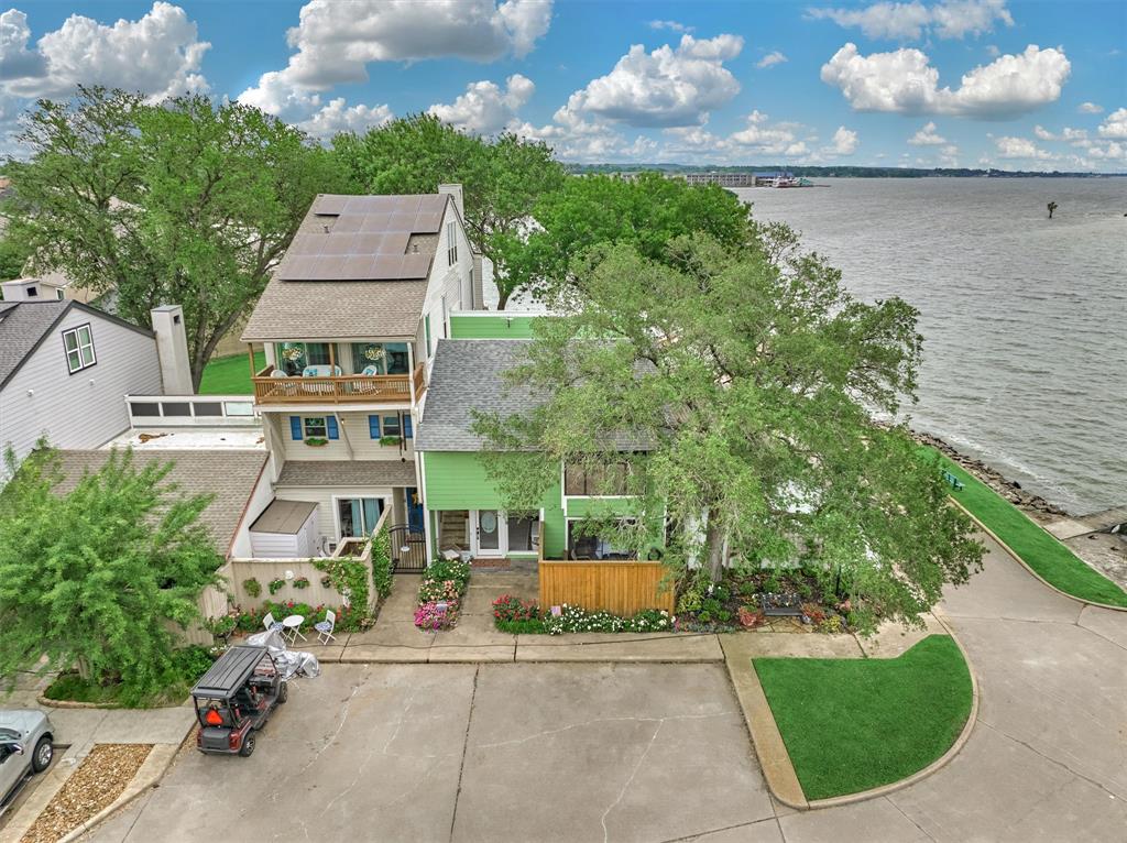 2012 Lakewood Court, Willis, Texas image 1