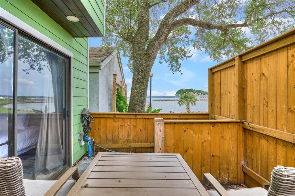 2012 Lakewood Court, Willis, Texas image 12
