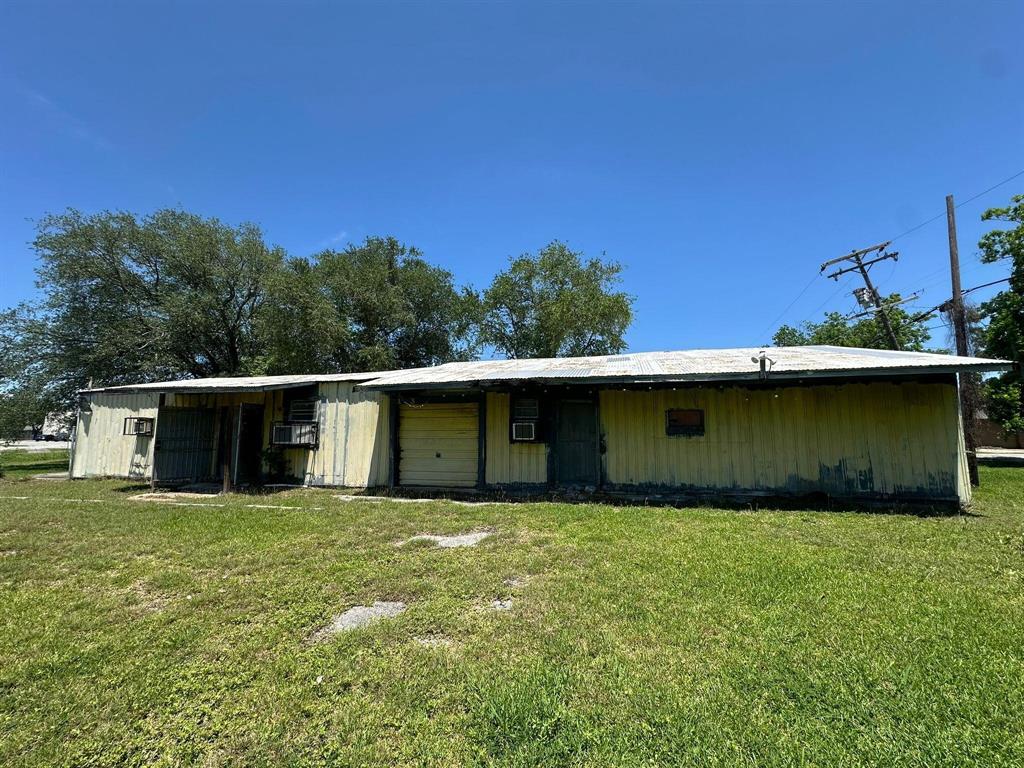 1530 Gilham Circle, Port Arthur, Texas image 1