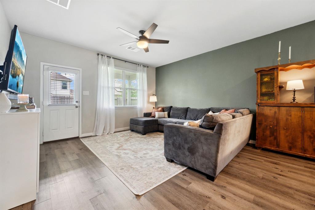2037 Muggy Lane, Conroe, Texas image 7