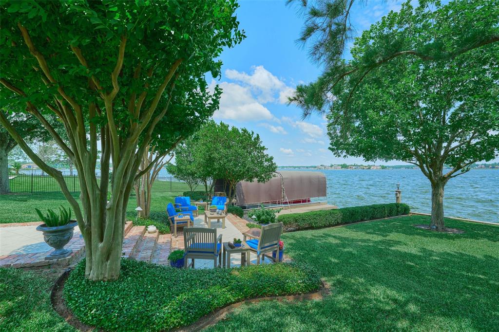 9 Lake Estates Court