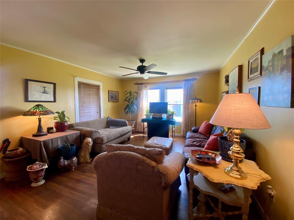 2027 103rd Street, Galveston, Texas image 9