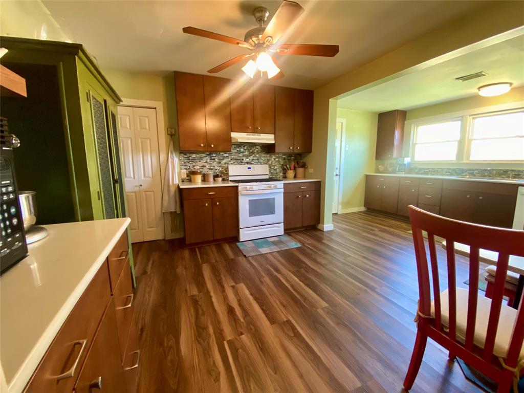 2027 103rd Street, Galveston, Texas image 12