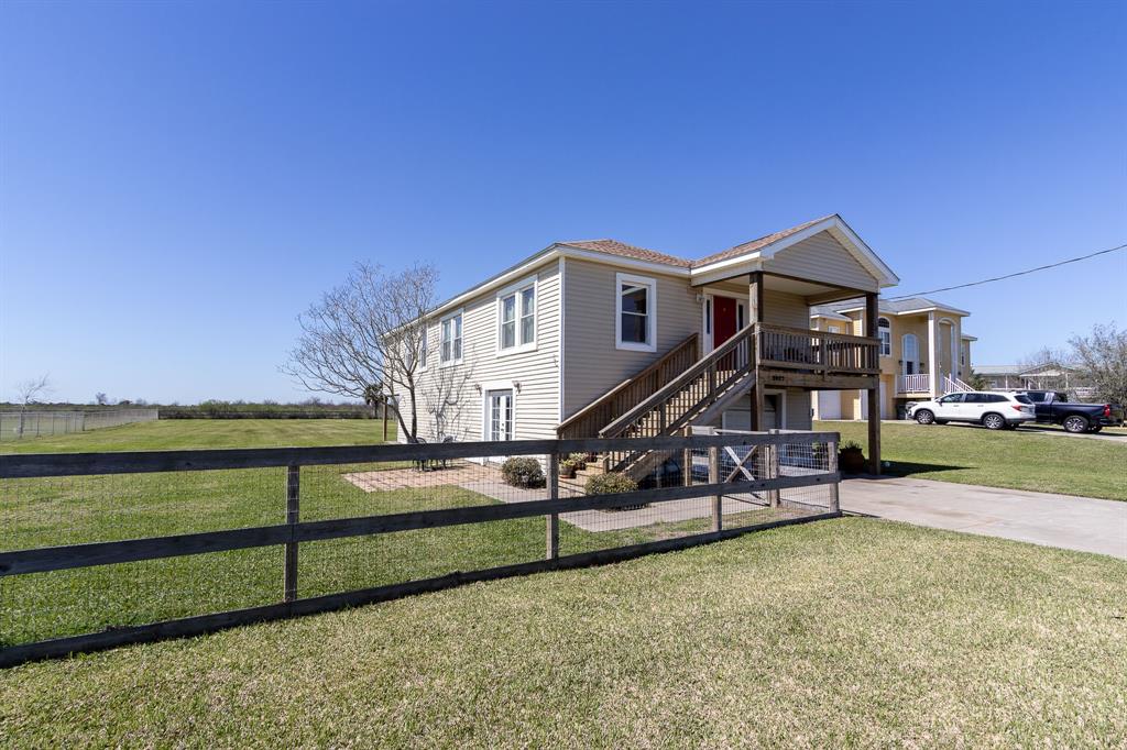 2027 103rd Street, Galveston, Texas image 2