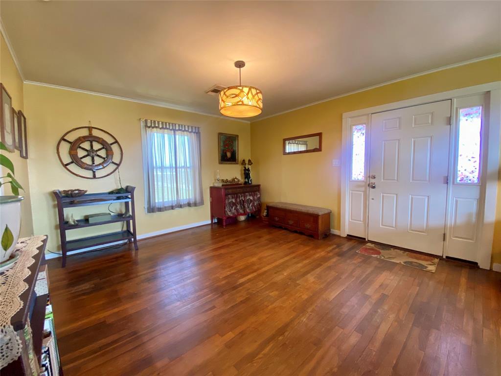 2027 103rd Street, Galveston, Texas image 6