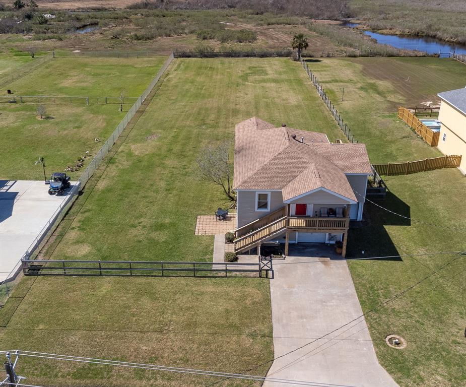 2027 103rd Street, Galveston, Texas image 1
