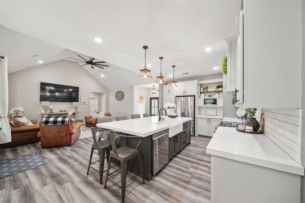 7332 Kurt Drive, Brenham, Texas image 3