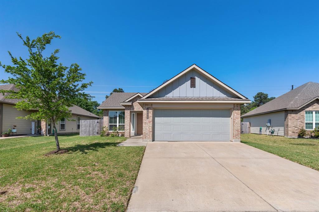 1059 Bending Trail Drive, Tomball, Texas image 2
