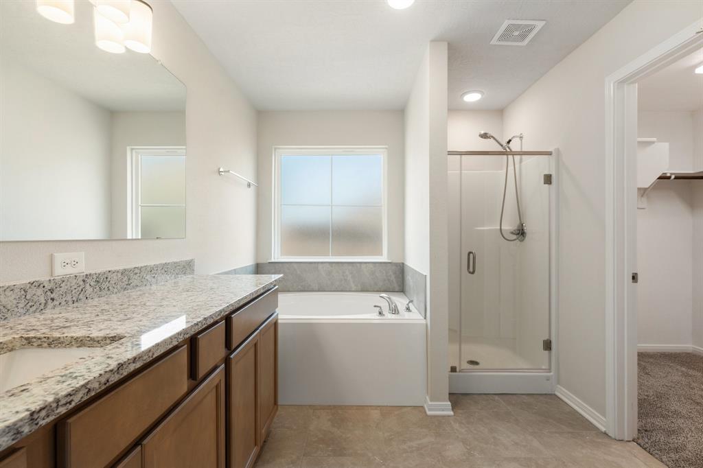 1059 Bending Trail Drive, Tomball, Texas image 14