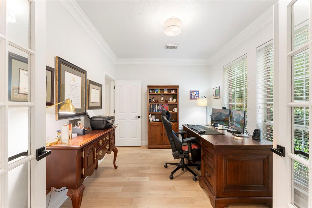6 Cranberry Bend, The Woodlands, Texas image 7