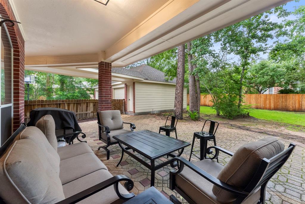 6 Cranberry Bend, The Woodlands, Texas image 13